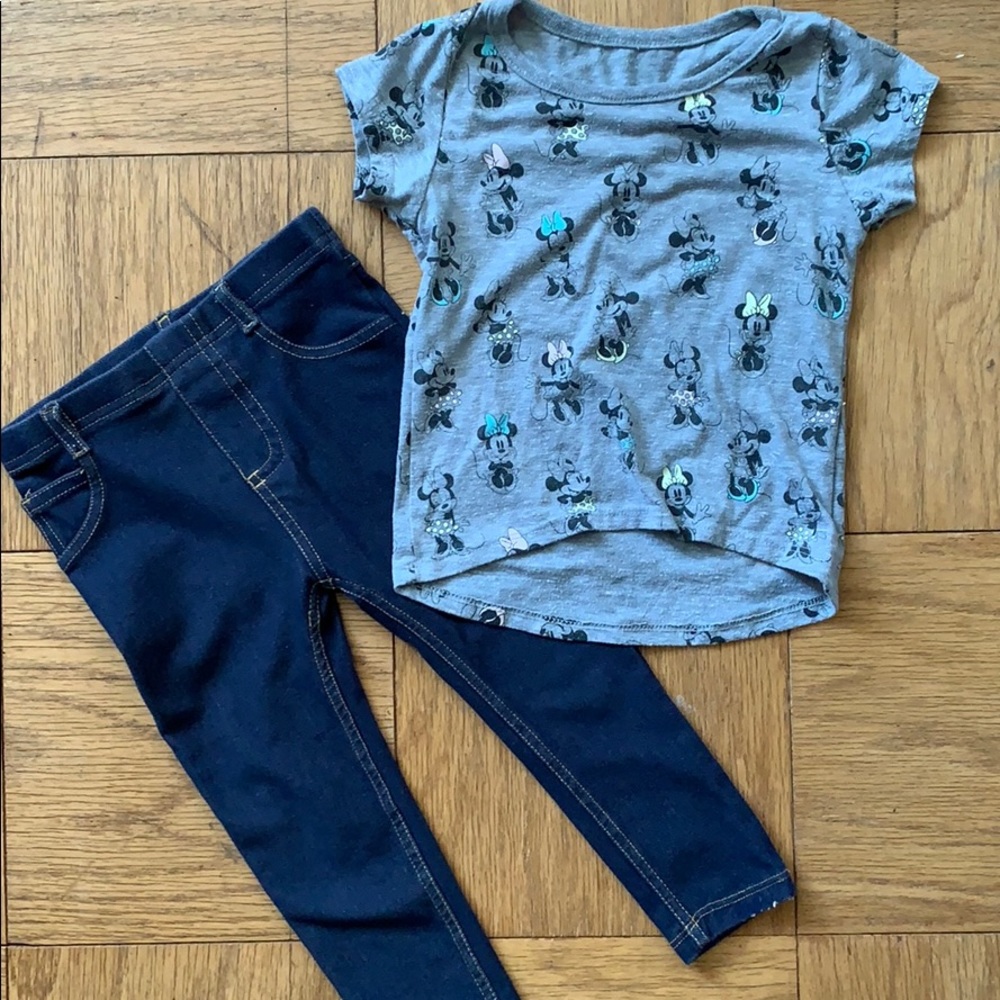 Minnie Mouse T-shirt with leggings